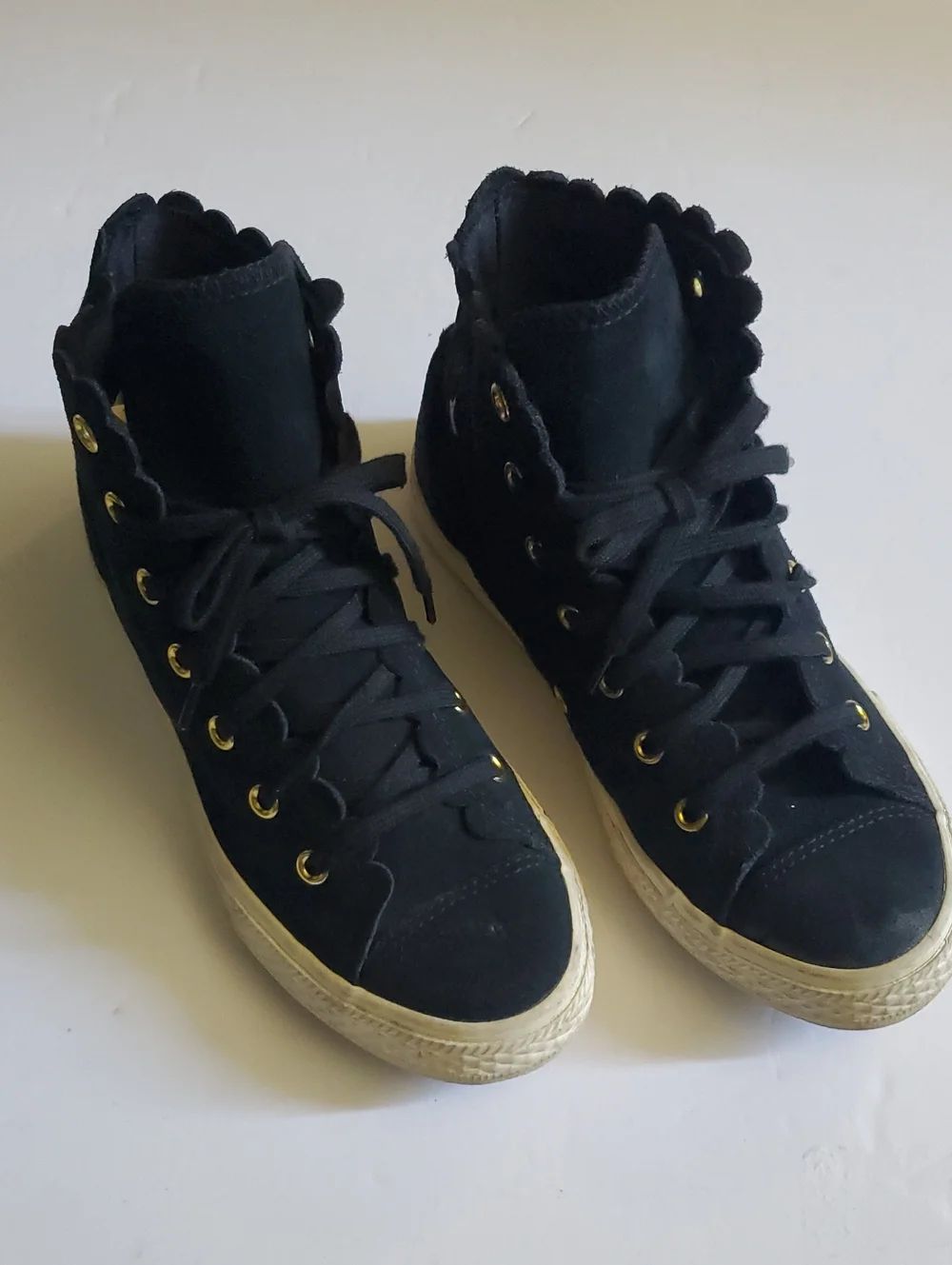 Converse Chuck Taylor All Stars Black Suede High-Top Scalloped Size Youth 3
